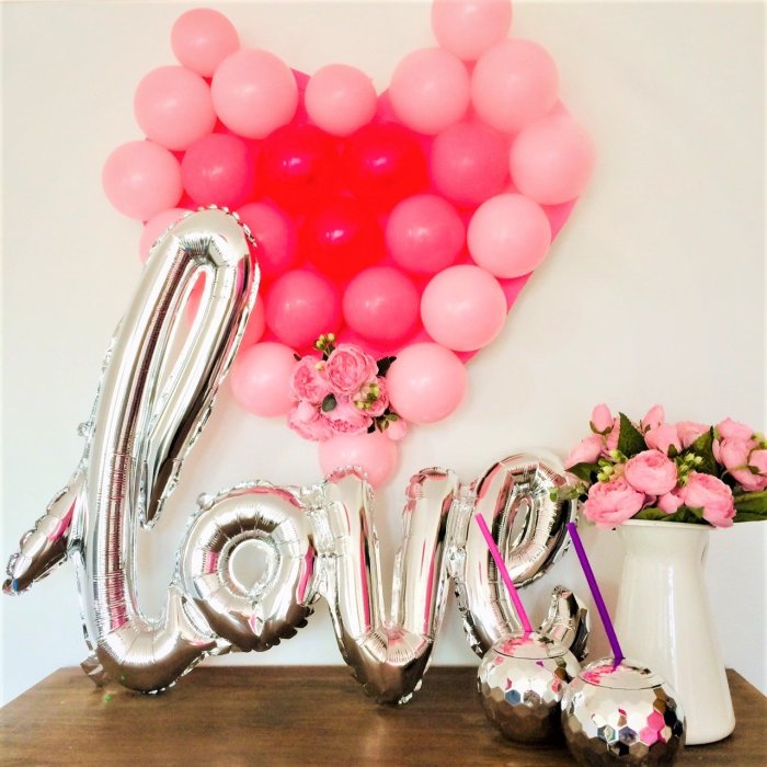 How to make a balloon heart decoration