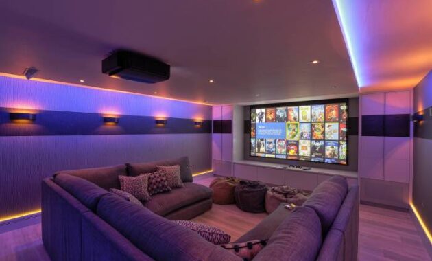 How to decorate a projector wall living room